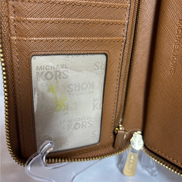 Michael Kors Brown Large Flag Multifunctional Phone Wristlet Wallet - Picture 5 of 9